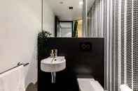 Toilet Kamar Spacious 1BD 50m From Chapel Street