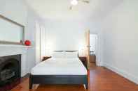 Kamar Tidur Stylish 3 Bedroom Townhouse in Darlinghurst