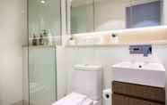 Toilet Kamar 6 Eclectic 1 Bedroom South Yarra Hideaway