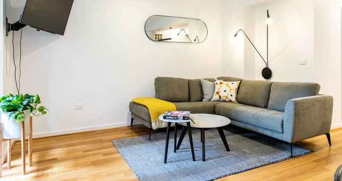 Common Space Luxury Spacious 2 Bedroom Fitzroy Apartment