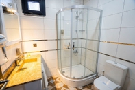 In-room Bathroom Mugwort Hotel&Spa