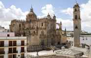 Nearby View and Attractions 4 Jeys Catedral Jerez