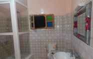 In-room Bathroom 3 Palais Sid Lamtouni