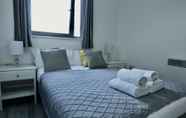 Bedroom 6 SKL Lux Two Bed With Free Parking/wifi