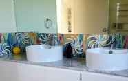 Toilet Kamar 6 Stylish Comfortable Central Artists Home