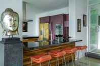 Bar, Cafe and Lounge 4BR Seaview Villa with Gym and Cinema Room