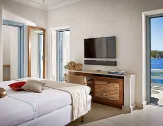 Kamar Tidur 2 Belvedere Waterfront Villa & Suites