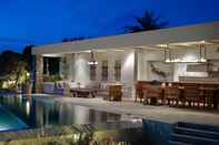 Kolam Renang Belvedere Waterfront Villa & Suites