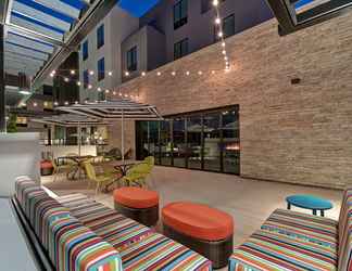 Lobi 2 Home2 Suites by Hilton Atascadero, CA