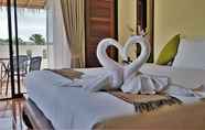 Kamar Tidur 6 Karon Beach Pool Hotel