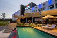 Kolam Renang Elite Gold Coast