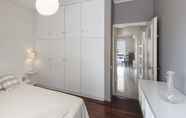 Kamar Tidur 3 Central Halandri apartment by VillaRentalsgr