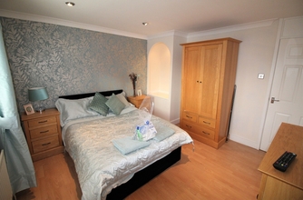 ห้องนอน 4 3 Bed House in Thorne Newly Refurbished Throughout