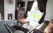 Ruang Umum 2 3 Bed House in Thorne Newly Refurbished Throughout