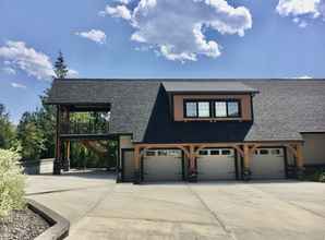 Exterior 4 Kootenay Wild