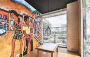 Lobi 3 Murals Sleepbox Capsule Hostel - Adults Only