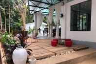 Ruang untuk Umum Balconahe Resto Camp