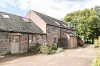 Exterior Lee House Cottage