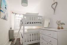 Bedroom Harbour Retreat