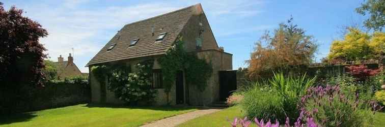 Exterior Temple Mews