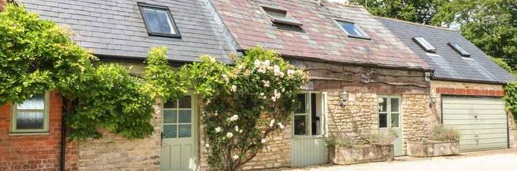 Exterior Somerford Cottage