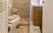 In-room Bathroom 4 Grandma's Chic & Bright Athenian Home with a Patio