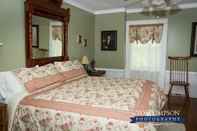 Bedroom Willard Richards Inn