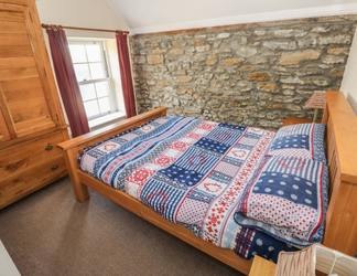 Bedroom 2 Maesoland Farm