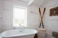 In-room Bathroom Lligwy Beach Cottage