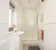 In-room Bathroom 3 Bwthyn Tyn y Coed