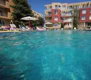 Swimming Pool 2 Sunny Day 5 Menada Apartments