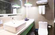 In-room Bathroom 4 GME Ningbo International Convention and Exhibition Center Chaohui Road Hotel