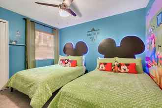 Bedroom 4 Water Park Luxury 2BR Near Disney