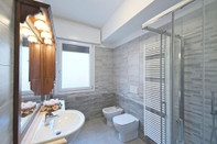 In-room Bathroom Residence Serenissima by Holistay