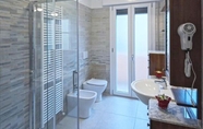 In-room Bathroom 7 Residence Serenissima by Holistay