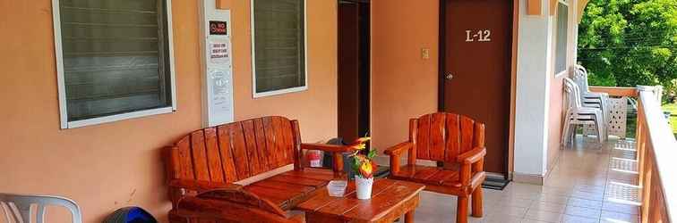 Lobi White Beach Guest House