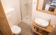 In-room Bathroom 5 Bed & Breakfast Dvorec