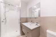Toilet Kamar Executive 2 Bedroom Apartment Remarkables Park