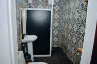 In-room Bathroom Johan Dive Resort