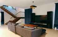 Ruang untuk Umum 3 Luxury House Collection Six beds