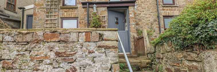 Exterior Inglenook Cottage