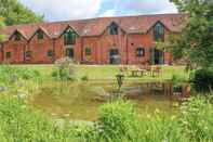 Exterior Buckholt Stables