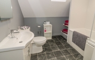 In-room Bathroom 5 Marchlyn