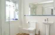 Toilet Kamar 2 Bwthyn Alberts