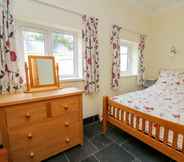 Bedroom 2 Hen Brynbedw