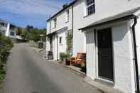 Exterior Bryn Teg Cottage