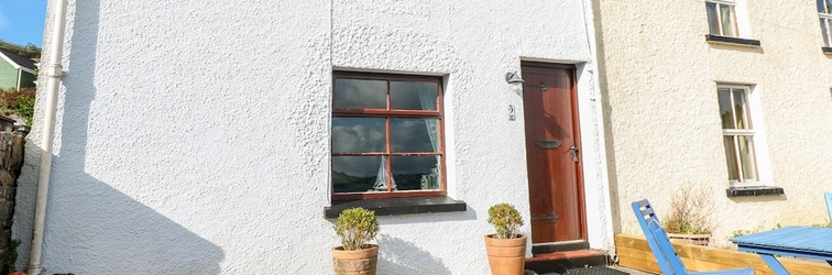 Exterior 2 Strand Cottages