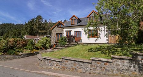 Exterior 2 Derwen Haidd