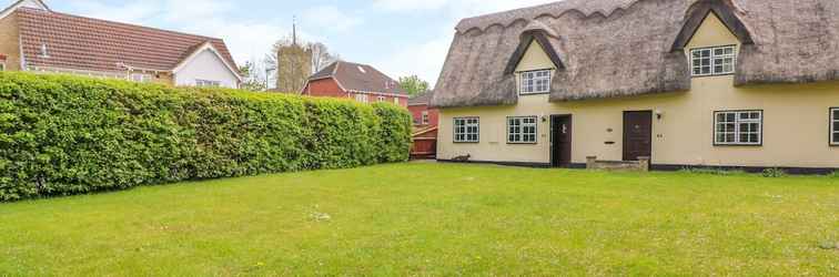 Exterior Beaumont's Cottage