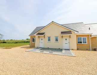 Exterior 2 5 Yarmouth Cottages